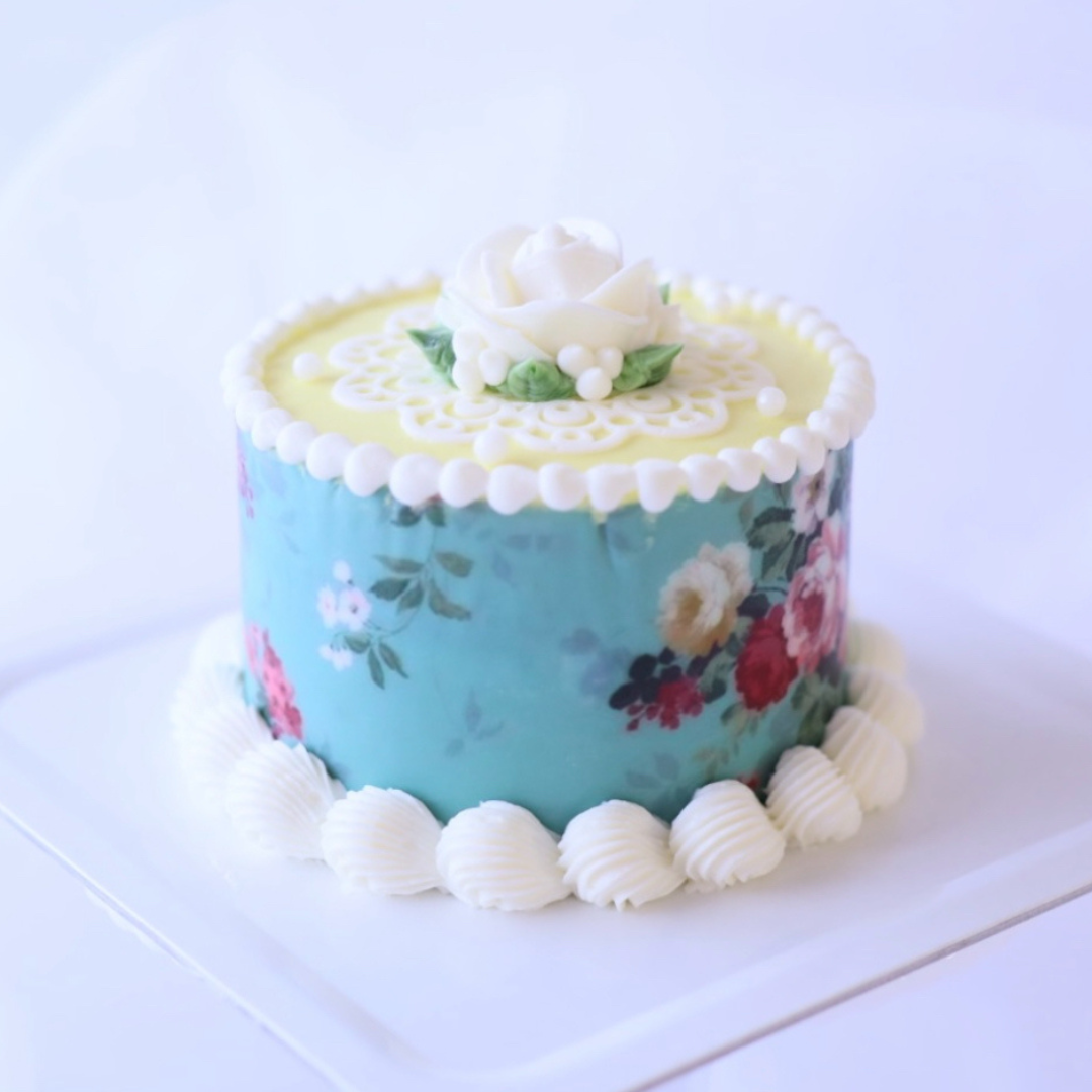 カルトナージュケーキ　Crochetイエロー3号サイズ